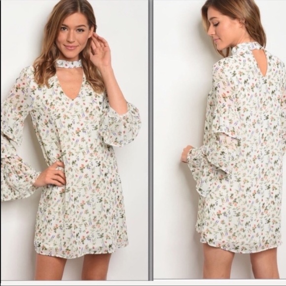 Trindy Clozet Boutique Dresses & Skirts - Floral Tiered Sleeve Choker Dress